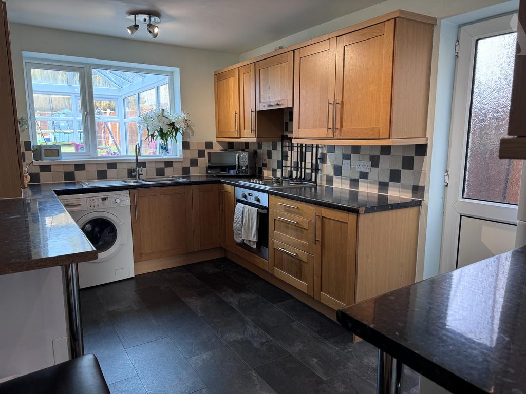 81 Arlescote Road Kitchen
