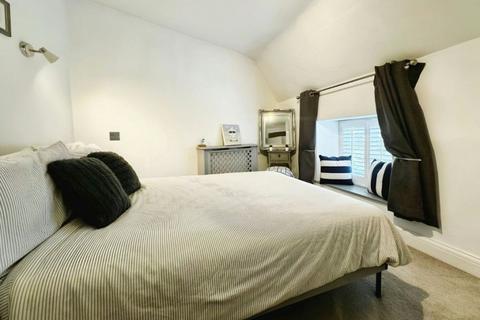 2 bedroom cottage for sale, High Street, South Cerney, Cirencester, GL7 5UP