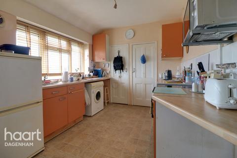 1 bedroom flat for sale, Tilney Road, Dagenham