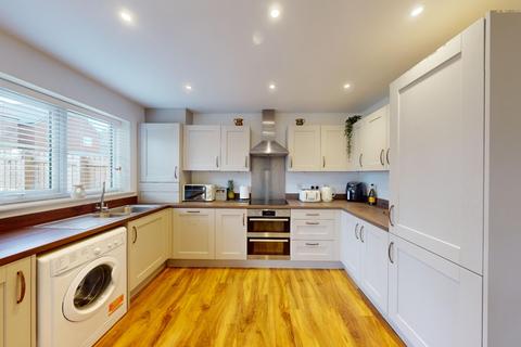3 bedroom end of terrace house for sale, Lake Shore Road, South Shields
