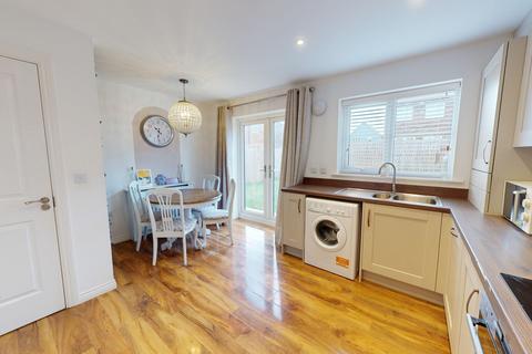 3 bedroom end of terrace house for sale, Lake Shore Road, South Shields