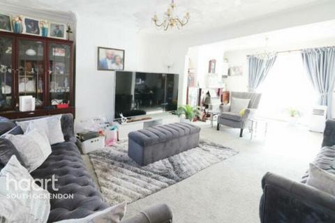 7 Hall Crescent, Aveley, South Ockendon, RM15 4JS