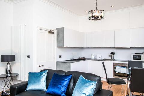 2 bedroom serviced apartment to rent, Beaufort Road, Clifton BS8