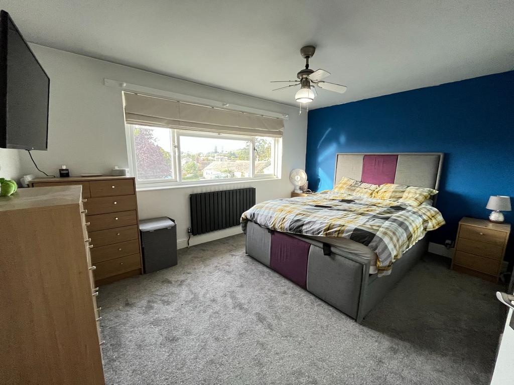 Fairfield Crescent, Framlingham, Woodbridge 4 bed semidetached house