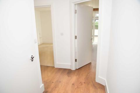1 bedroom apartment to rent, Warehouse Court London, SE18 6FB