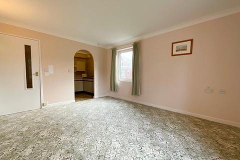 2 bedroom flat for sale, Chase Close, Southport PR8