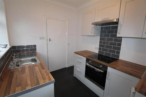 3 bedroom semi-detached house to rent, Boundary Road, Newark, NG24