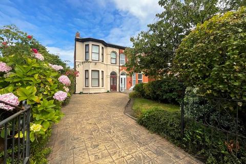3 bedroom semi-detached house for sale, Hartwood Road, Southport PR9
