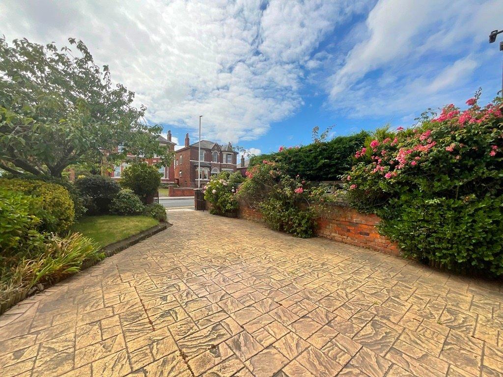 Hartwood Road, Southport PR9 3 bed semidetached house for sale £215,000