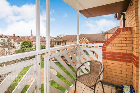 1 bedroom apartment for sale, Poplar Court, Kings Road, Lytham St. Annes, FY8