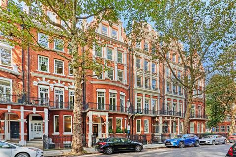 Flat F, 44 Bramham Gardens, London, SW5 0HQ
