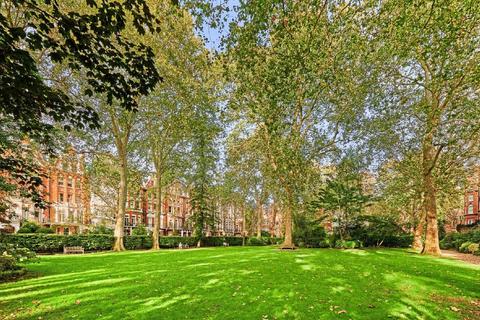 Flat F, 44 Bramham Gardens, London, SW5 0HQ