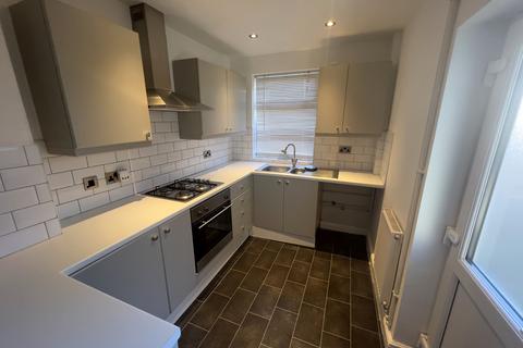 2 bedroom end of terrace house to rent, Stanton Hill, Sutton in Ashfield NG17