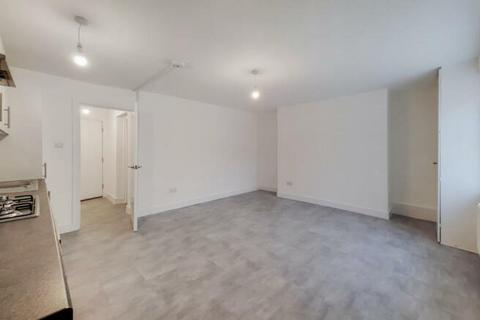 1 bedroom ground floor flat to rent, Woodhill, Woolwich, London, SE18