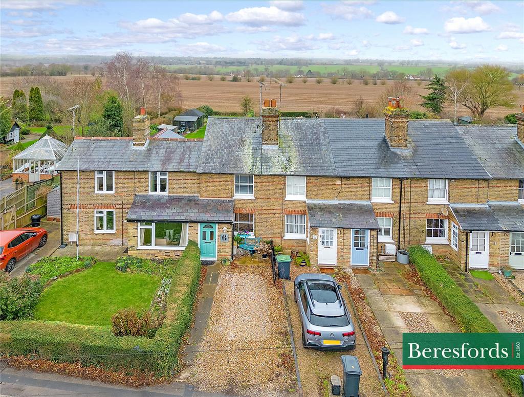 Chelmsford Road, Felsted, CM6 2 bed terraced house for sale £365,000