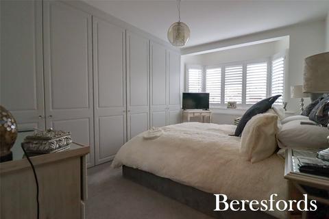 29 Cranham Gardens, Upminster, RM14 1JG