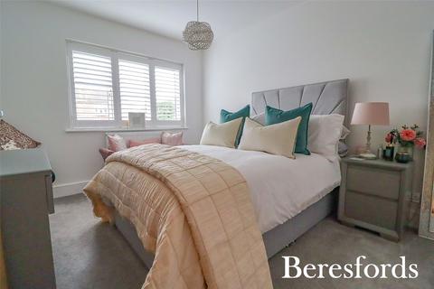 29 Cranham Gardens, Upminster, RM14 1JG