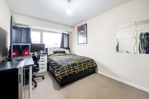 1b Broadlea Avenue, Leeds, LS13 2TA