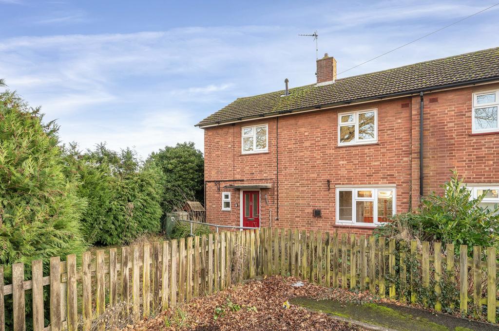 Elm Close, Oakham 3 bed end of terrace house for sale £180,000