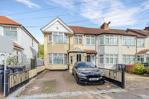3 bedroom semi-detached house for sale, Bridgewater Road, Wembley, London HA0
