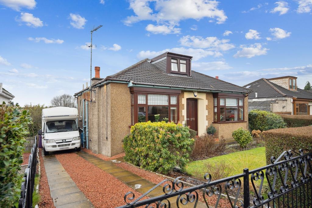 Crawford Drive, Old Drumchapel, Glasgow, G15 6TP 3 bed detached