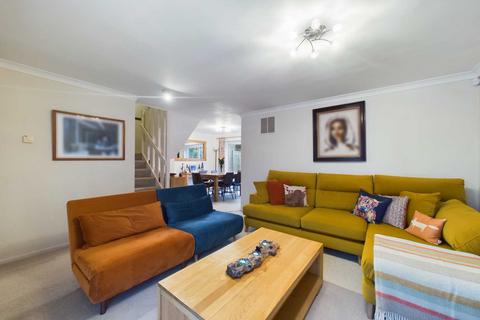 4 Fieldway, Bovingdon, Hemel Hempstead, HP3 0EY