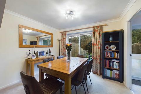 4 Fieldway, Bovingdon, Hemel Hempstead, HP3 0EY
