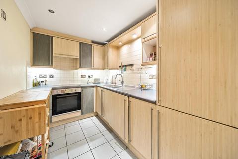 2 bedroom flat for sale, Essex Road, Islington