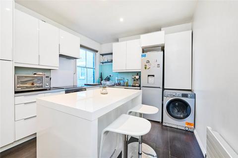 3 bedroom flat for sale, Munster Road, London, SW6