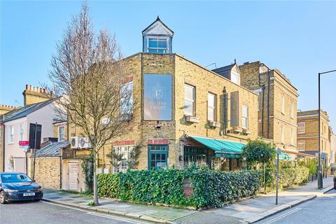 3 bedroom flat for sale, Munster Road, London, SW6