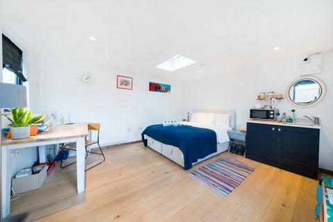 151 Latchmere Lane, Kingston Upon Thames, KT2 5NX
