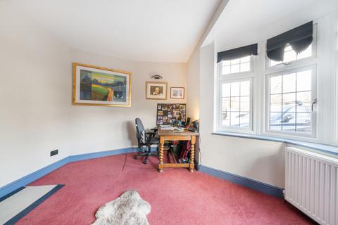 151 Latchmere Lane, Kingston Upon Thames, KT2 5NX