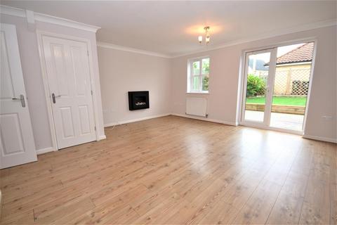 3 bedroom end of terrace house to rent, Tanton Road, Flitch Green, CM6