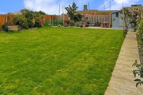 5 bedroom detached house for sale, Daryngton Avenue, Birchington, Kent