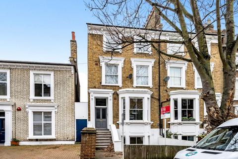 3 bedroom flat for sale, Talfourd Road, Peckham