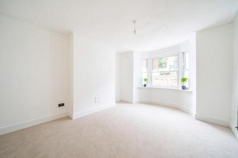3 bedroom flat for sale, Talfourd Road, Peckham