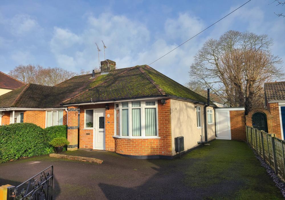 Ewell Way, Totton SO40 3 bed semidetached bungalow £325,000