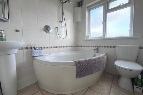79 Ashby Avenue, Chessington, KT9 2BT