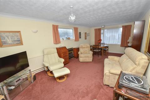 4 Arnold Road, West Moors, Ferndown, BH22 0JX