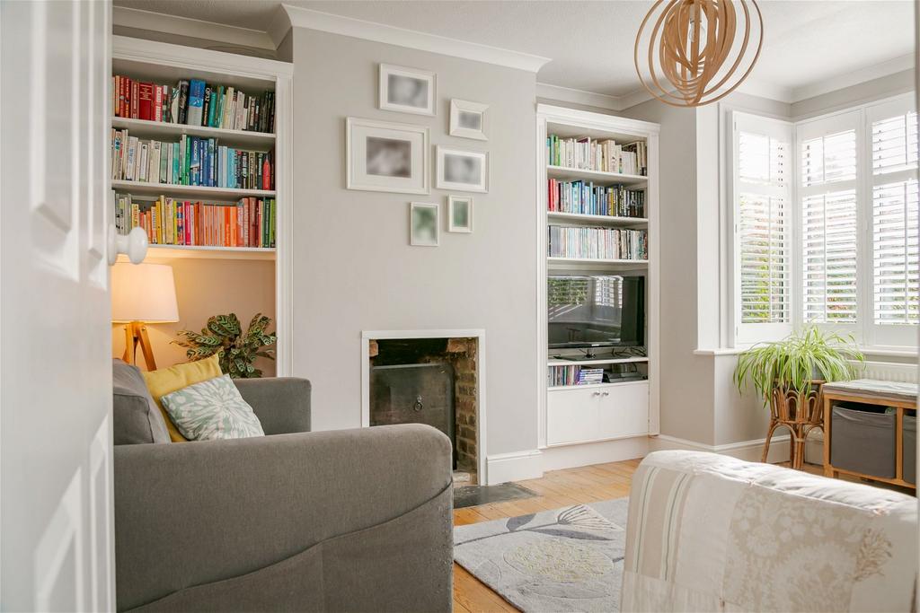Mead Road, Cranleigh GU6 5 bed semidetached house for sale £685,000