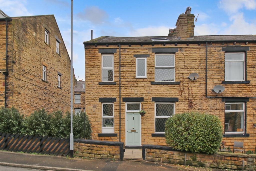 Nunthorpe Road, Rodley, Leeds, West Yorkshire, LS13 3 bed end of