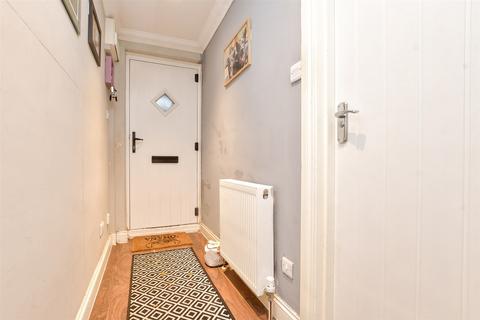 27 Waterfields, Leatherhead, KT22 7XB