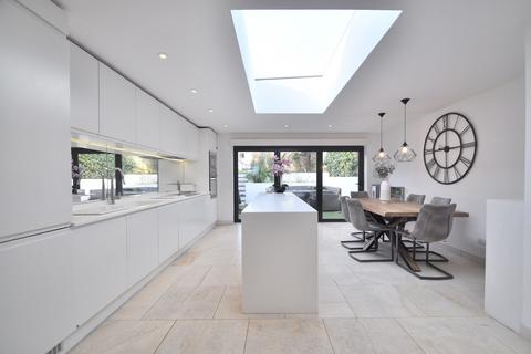 32 Boughton Avenue, Bromley, BR2 7PL