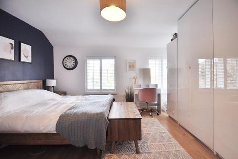 32 Boughton Avenue, Bromley, BR2 7PL