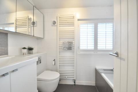32 Boughton Avenue, Bromley, BR2 7PL