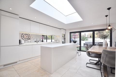 32 Boughton Avenue, Bromley, BR2 7PL