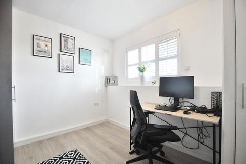 32 Boughton Avenue, Bromley, BR2 7PL