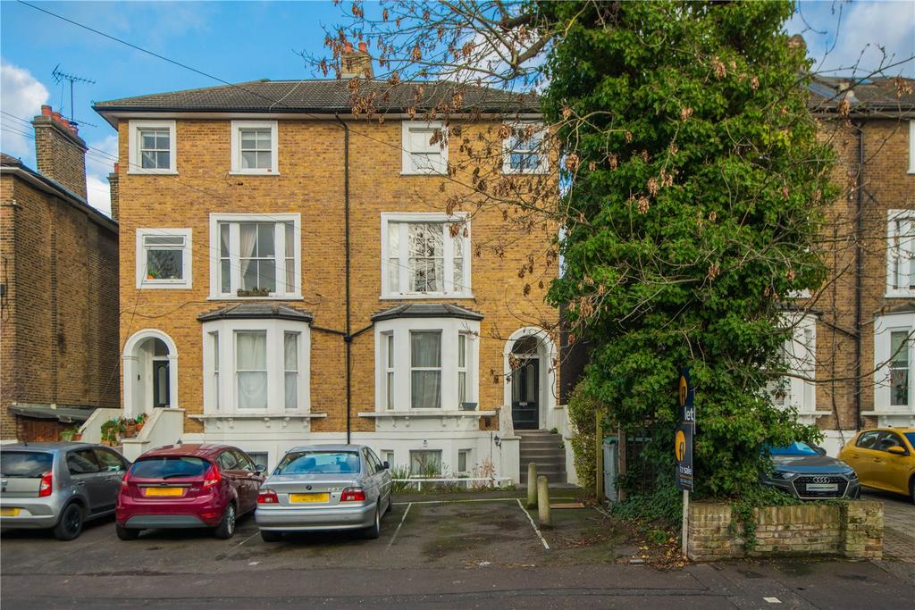 Queens Road, Twickenham, Middlesex, TW1 6 bed semidetached house for