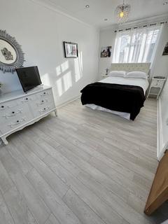 12 Adelaide Gardens, Romford, RM6 6SS