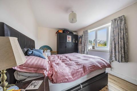 2 bedroom flat for sale - Villiers Close, Leyton, London, E10
